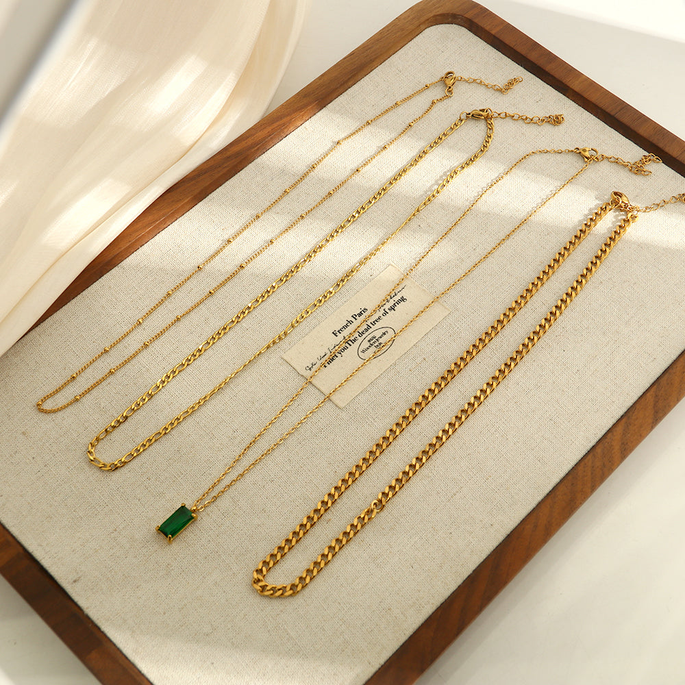 מארז 4 שרשראות הויראלי ״קליי״ | לוק חדש בכל יום - Pura Vida