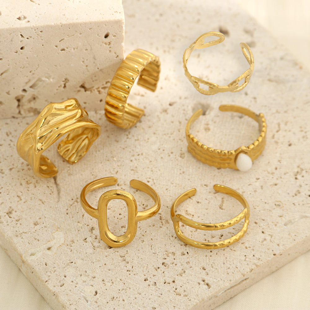 מארז 6 טבעות ״שירי״ | לוק חדש בכל יום - Pura Vida