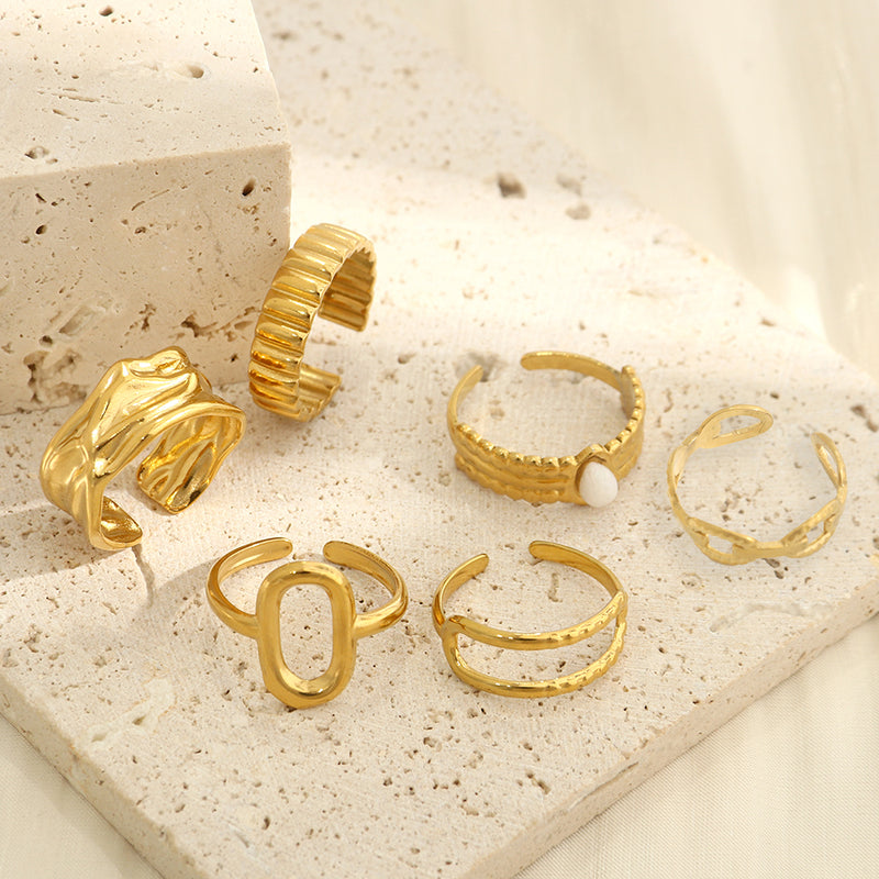 מארז 6 טבעות ״שירי״ | לוק חדש בכל יום - Pura Vida