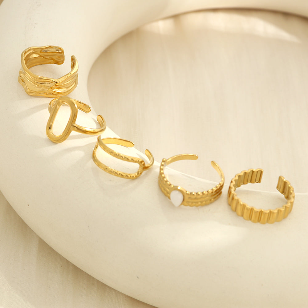 מארז 6 טבעות ״שירי״ | לוק חדש בכל יום - Pura Vida