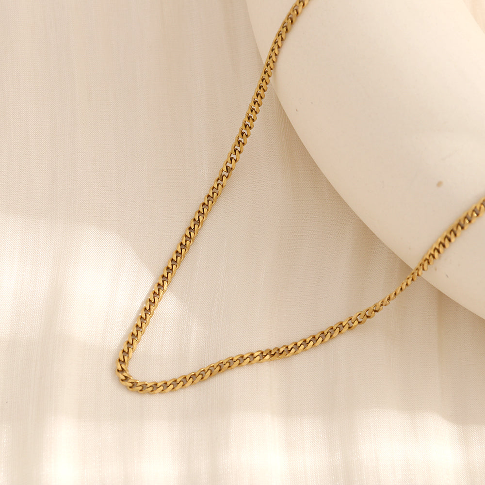 מארז 6 שרשראות הטרנדי ״לורין״ | לוק חדש בכל יום - Pura Vida