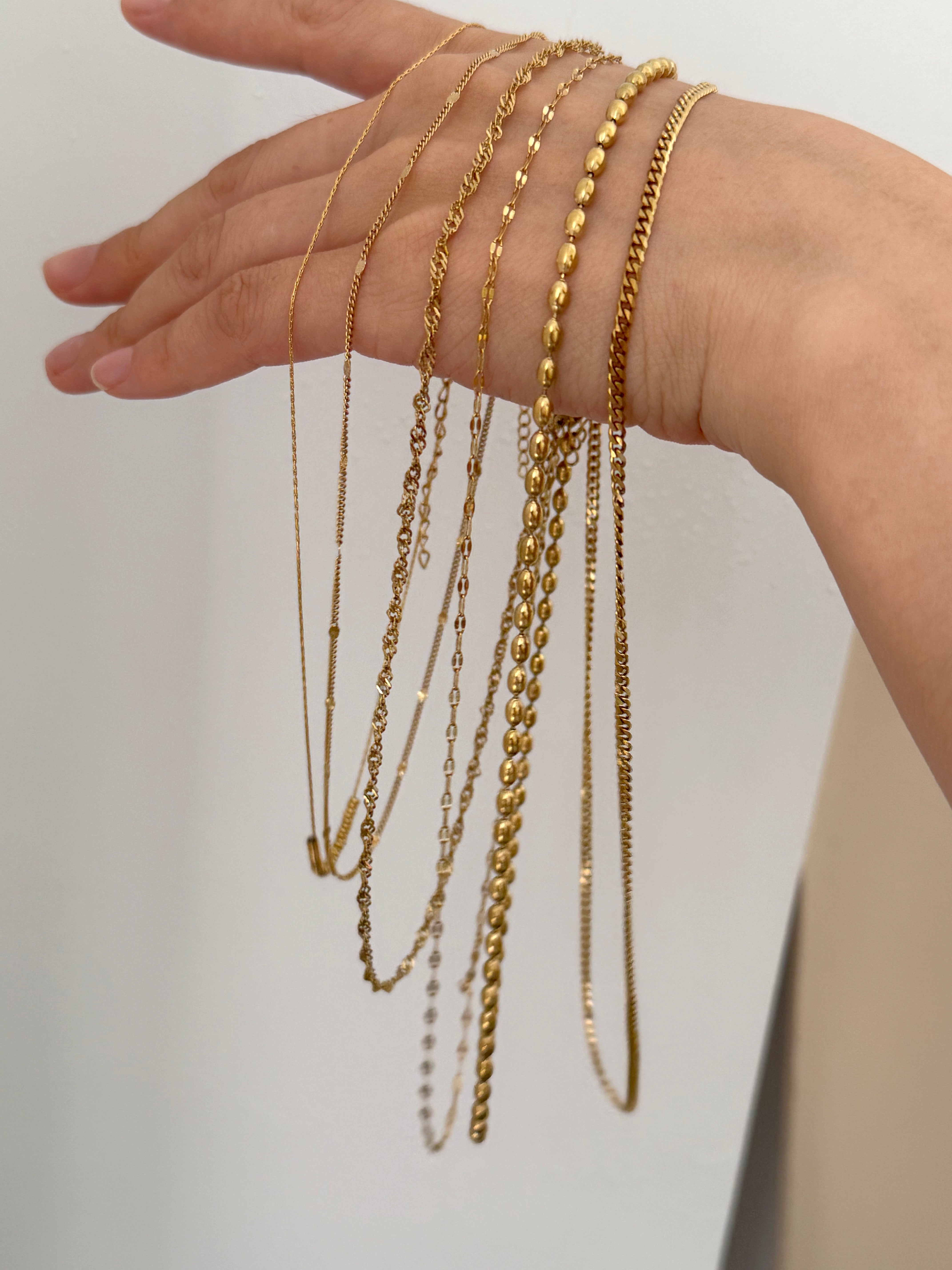 מארז 6 שרשראות הטרנדי ״לורין״ | לוק חדש בכל יום - Pura Vida