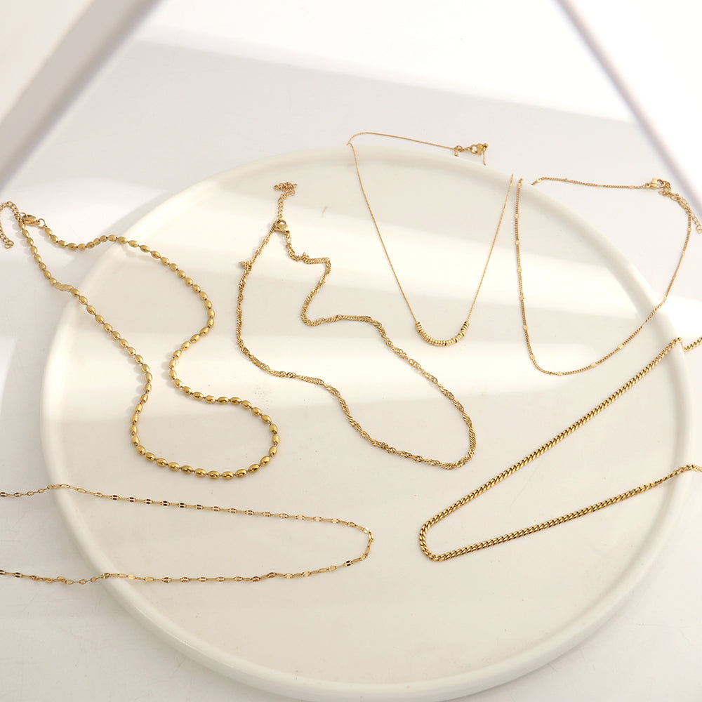 מארז 6 שרשראות הטרנדי ״לורין״ | לוק חדש בכל יום - Pura Vida