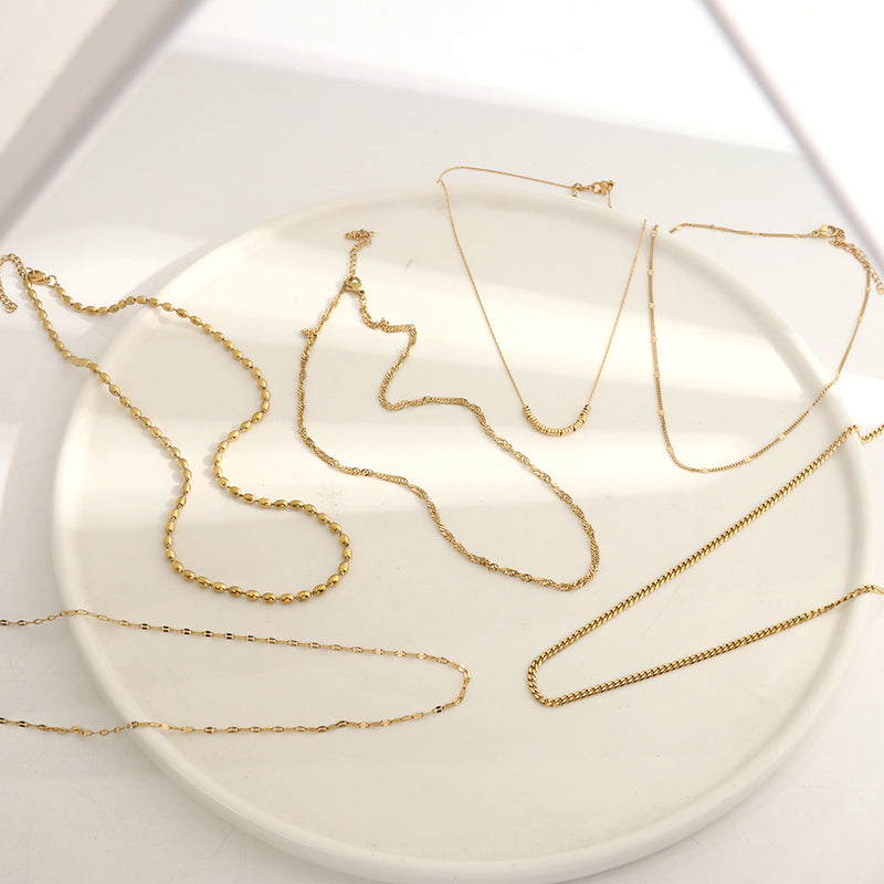 מארז 6 שרשראות הטרנדי ״לורין״ | לוק חדש בכל יום - Pura Vida