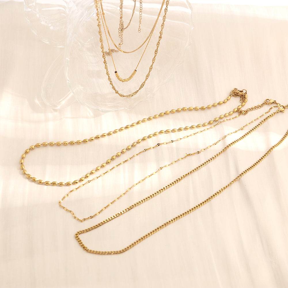 מארז 6 שרשראות הטרנדי ״לורין״ | לוק חדש בכל יום - Pura Vida