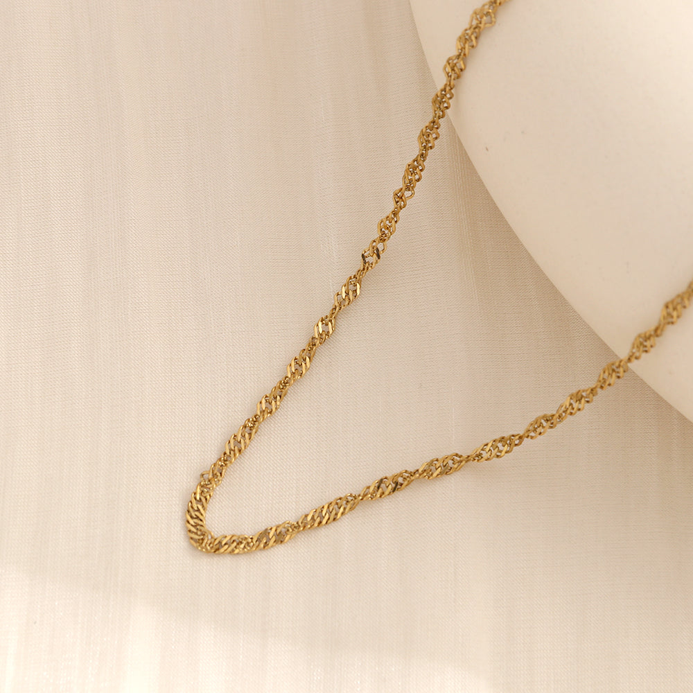 מארז 6 שרשראות הטרנדי ״לורין״ | לוק חדש בכל יום - Pura Vida