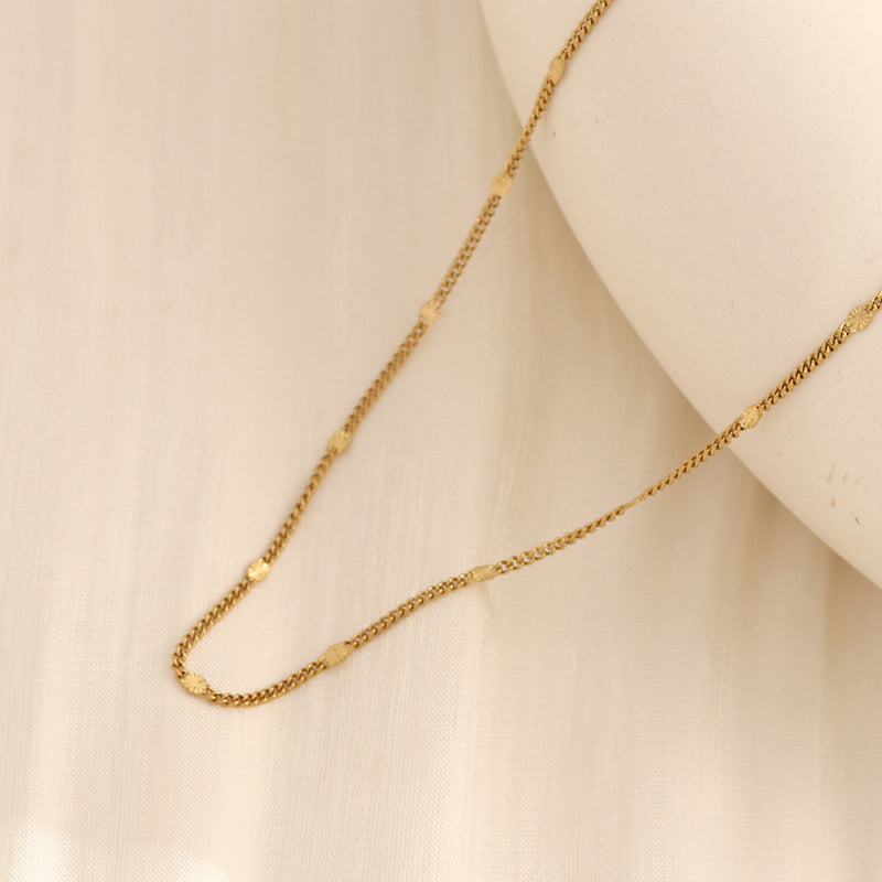 מארז 6 שרשראות הטרנדי ״לורין״ | לוק חדש בכל יום - Pura Vida