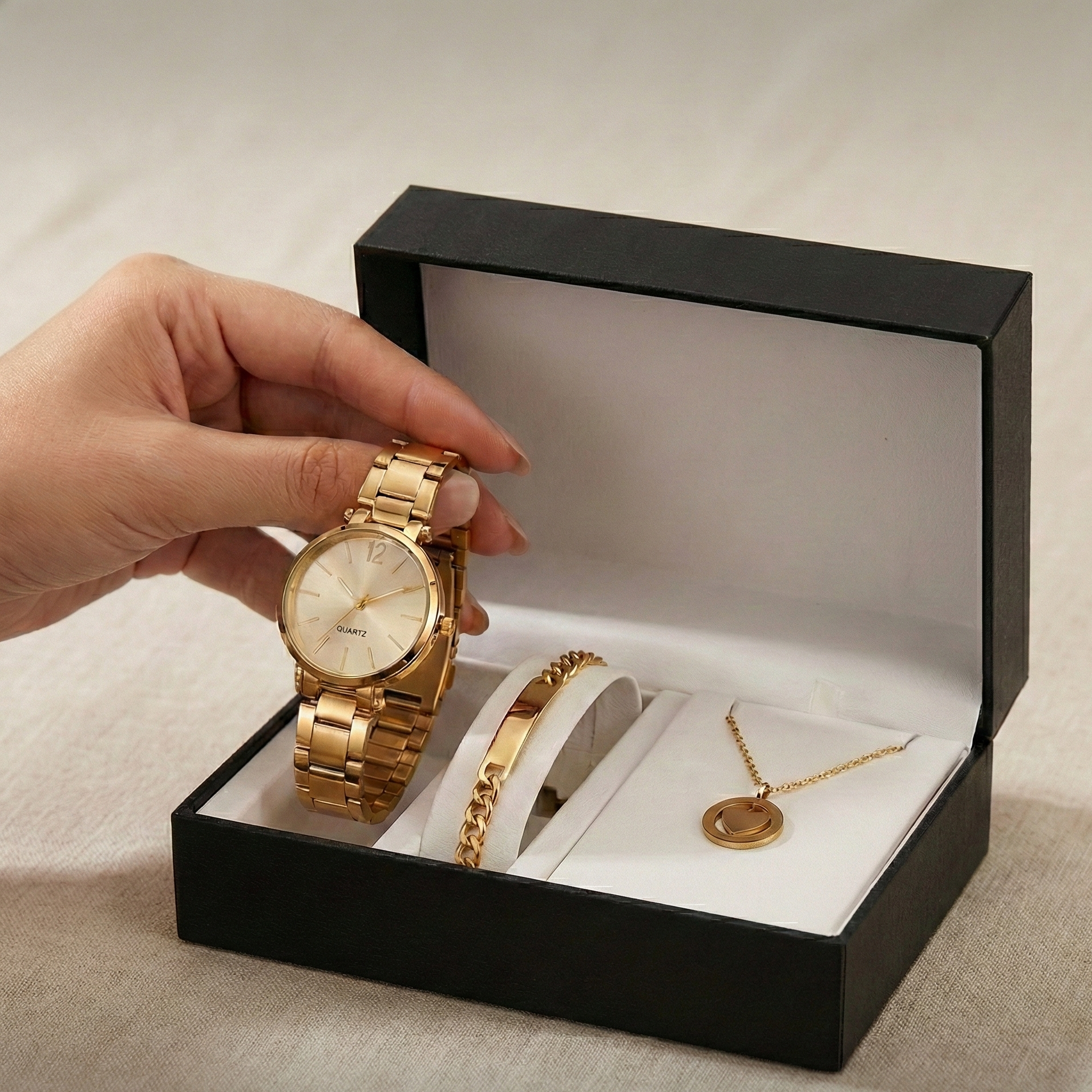 מארז תכשיטים לאישה - שעון + צמיד + שרשרת - Pura Vida